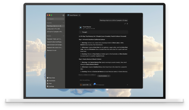 Interfaz de chat de escritorio de Jan procedente de los recursos del sitio web oficial del producto.