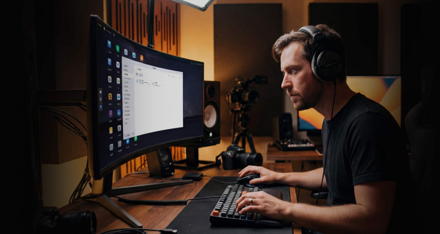 Zspace — official desktop-client usage illustration in a studio