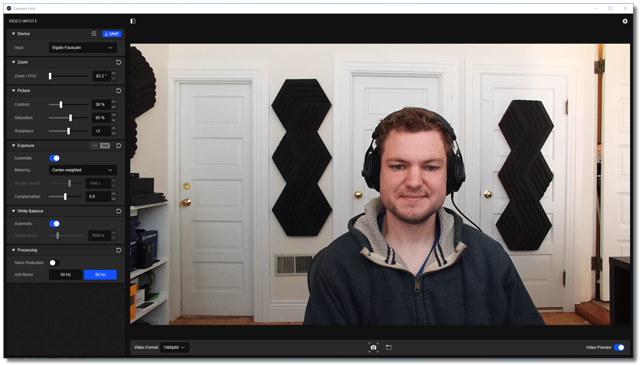 Exemplo de Camera Hub no Windows com prévia Facecam e controles do guia oficial.