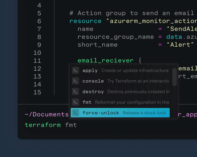 Ejemplo oficial heredado de Warp: entrada de terminal editable con sugerencias de comandos de Terraform; no es una captura de la compilación actual.