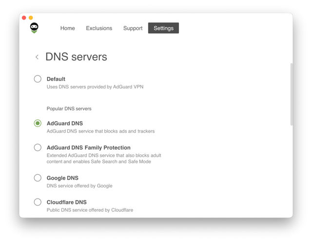 Configuración de servidores DNS de AdGuard VPN en macOS.